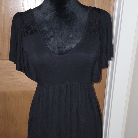 NEW WITH TAGS DRESS - Picture 2 of 7